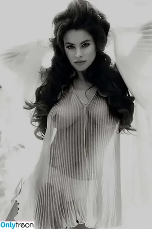 Sofia Vergara / sofiavergara / vergarasofia nude photo #2746