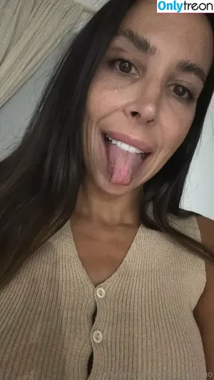 sofiaa_moreno / sofia_surferss nude photo #0086