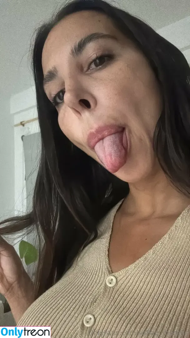 sofiaa_moreno nude photo #0087 (sofia_surferss)