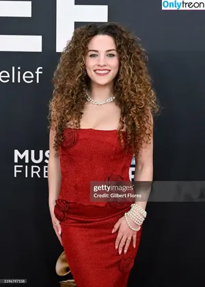 Sofie Dossi / sofiedossi nude photo #0508
