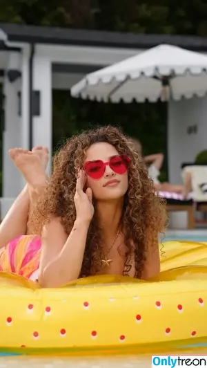 Sofie Dossi / sofiedossi nude photo #0523