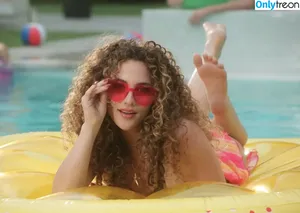 Sofie Dossi / sofiedossi nude photo #0527