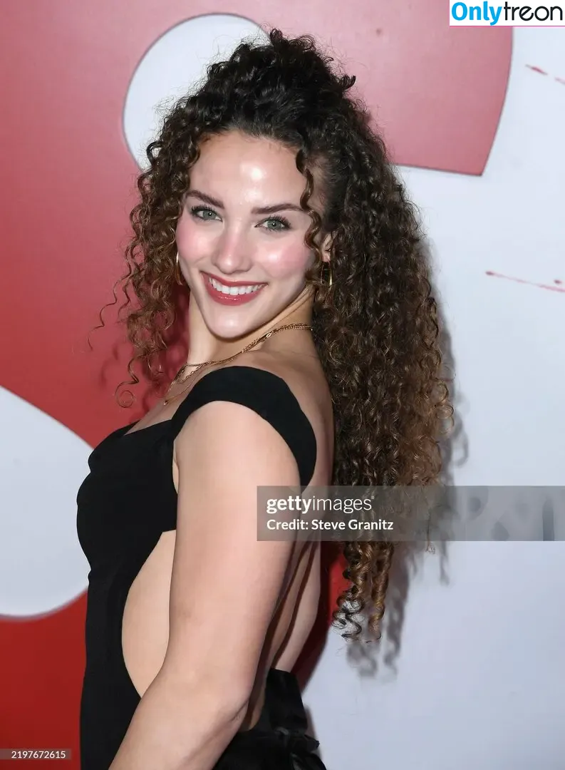 Sofie Dossi nude photo #0476 (sofiedossi)
