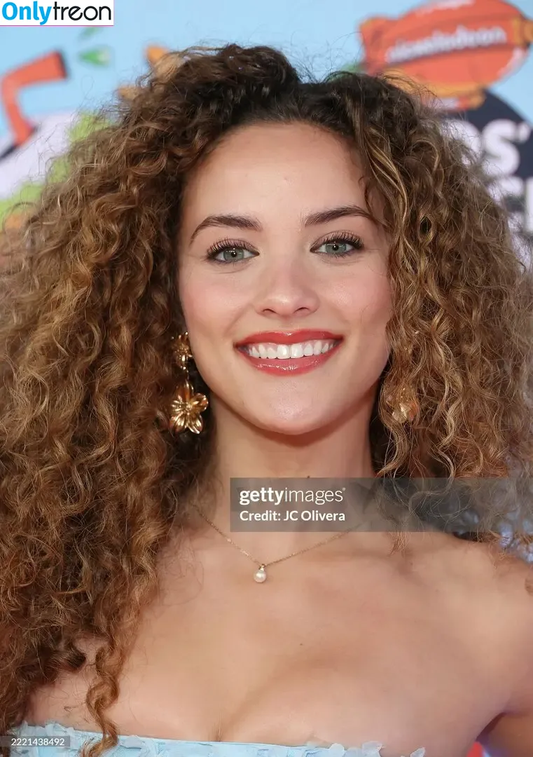 Sofie Dossi nude photo #0493 (sofiedossi)