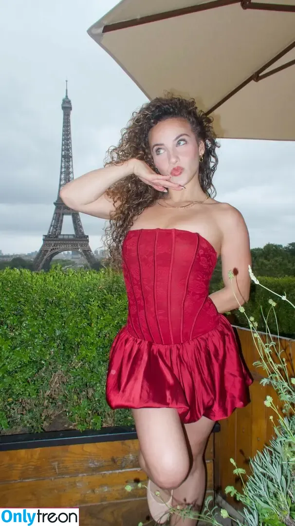 Sofie Dossi nude photo #0499 (sofiedossi)