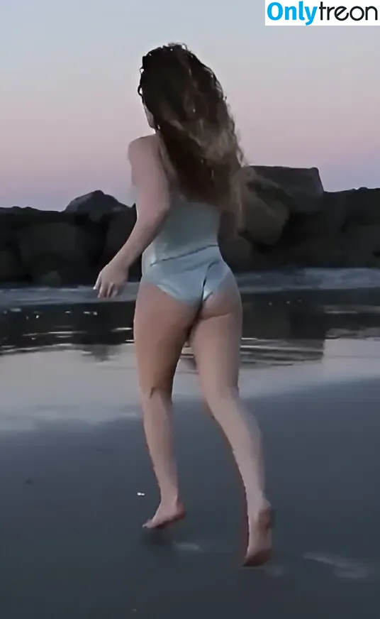Sofie Dossi nude photo #0519 (sofiedossi)