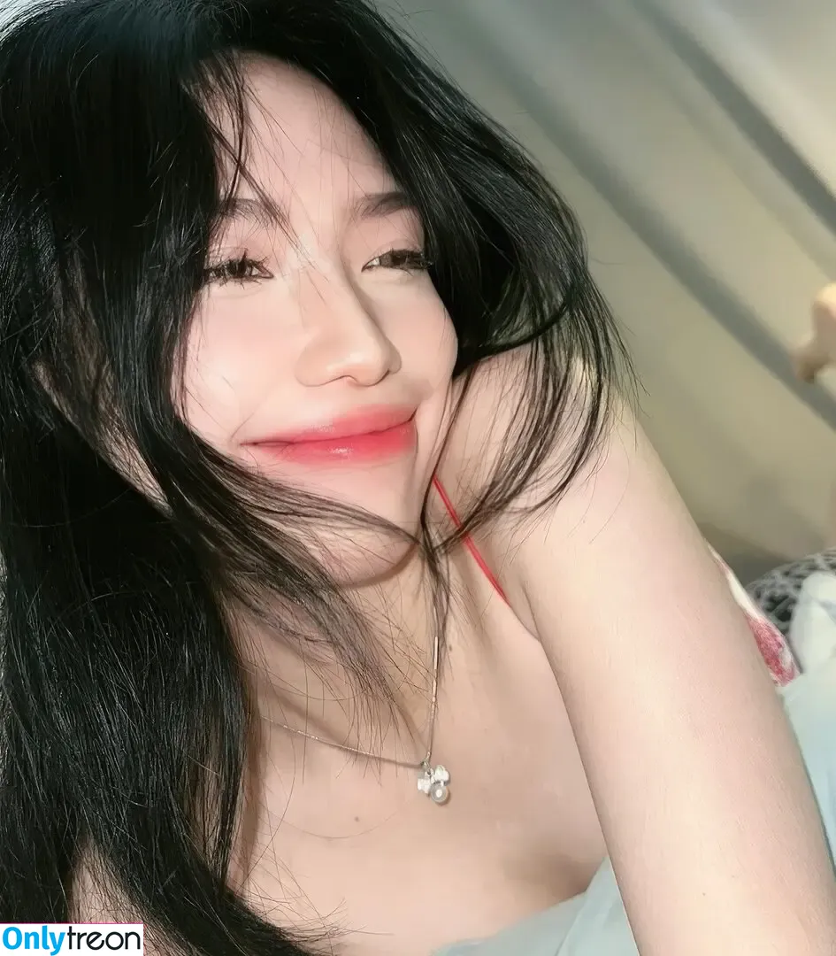 softiemyra nude photo #0066 (maintsoftie)