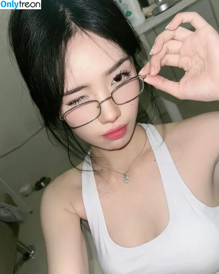 softiemyra nude photo #0071 (maintsoftie)