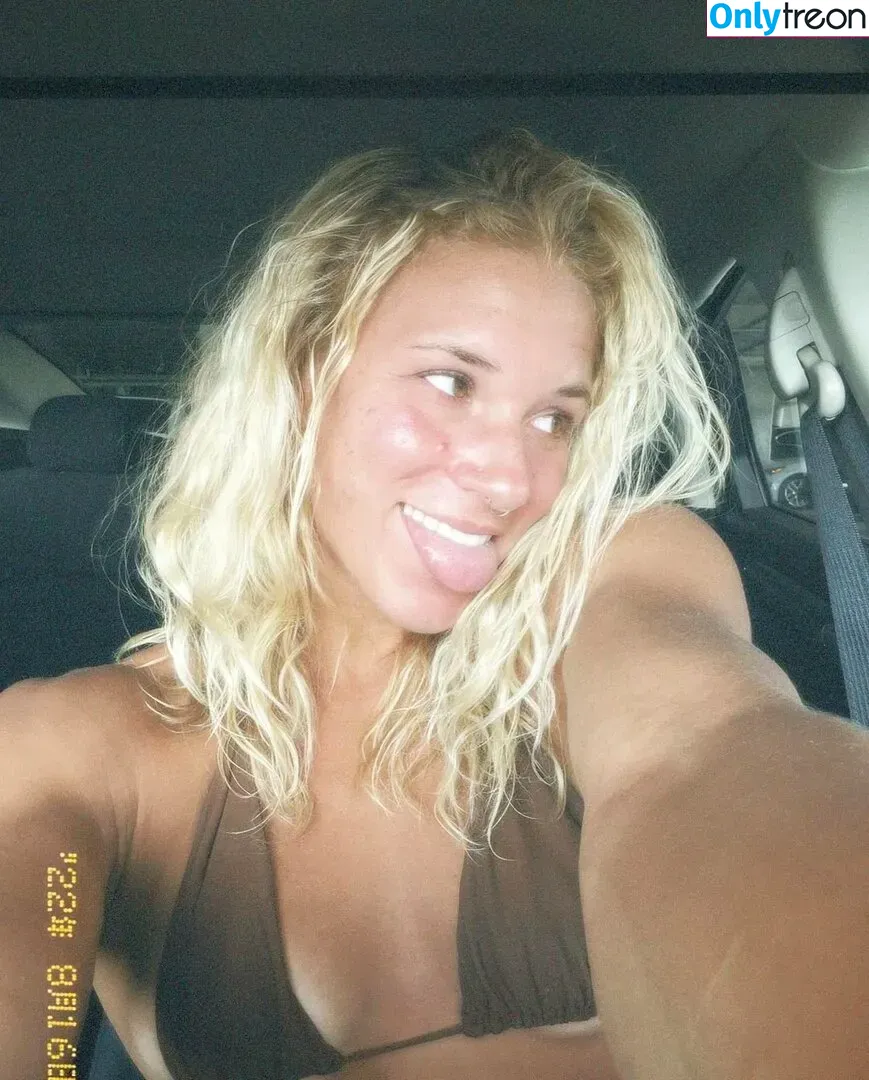 Sol Ruca nude photo #0023 (solrucawwe / solrvca)