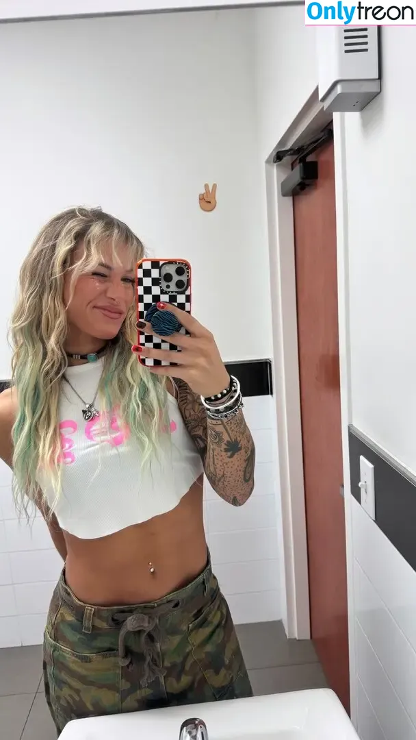 Sol Ruca nude photo #0624 (solrucawwe / solrvca)