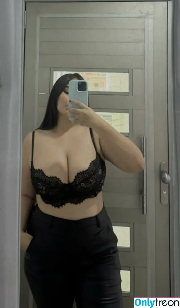Solanoberrio nude photo #0019 (anamariasolanoberrio)