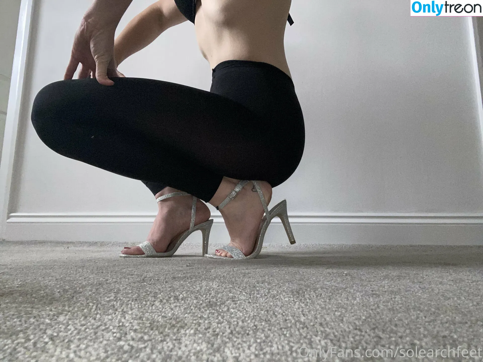 solearchfeet nude photo #0118 (solefeet.20)