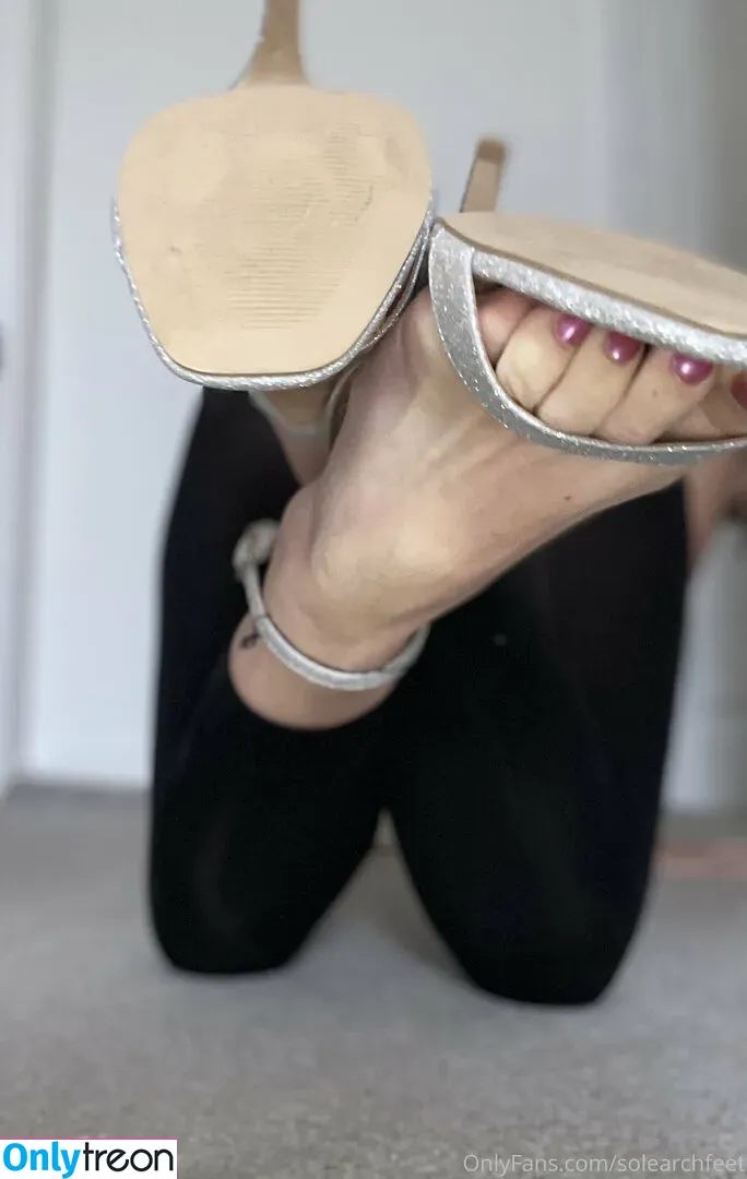 solearchfeet nude photo #0119 (solefeet.20)