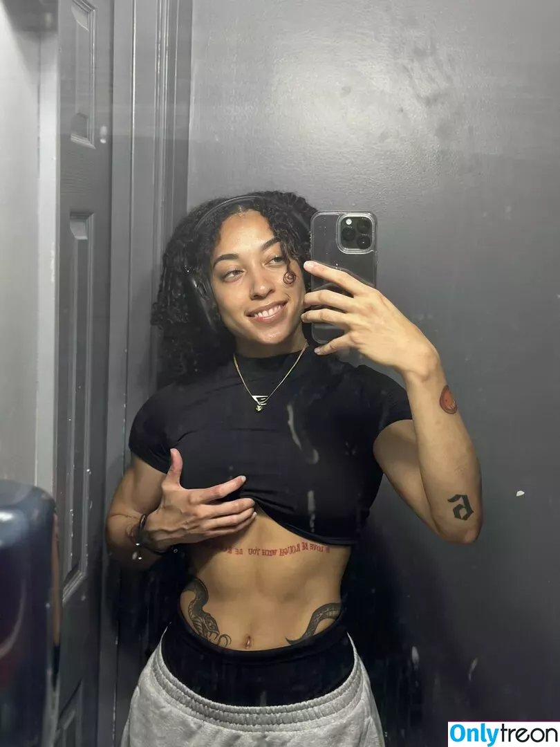 solesndsouls nude photo #0032 ( / Praying Mantis / solesnack)