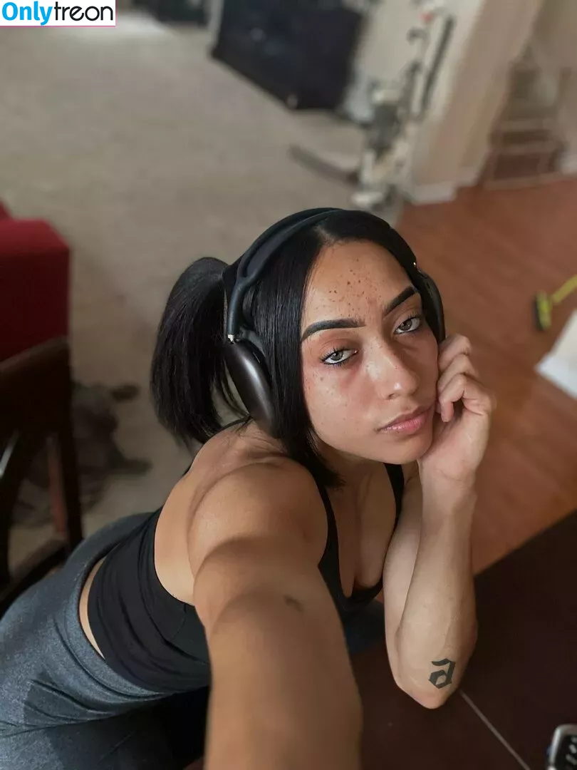 solesndsouls nude photo #0034 ( / Praying Mantis / solesnack)