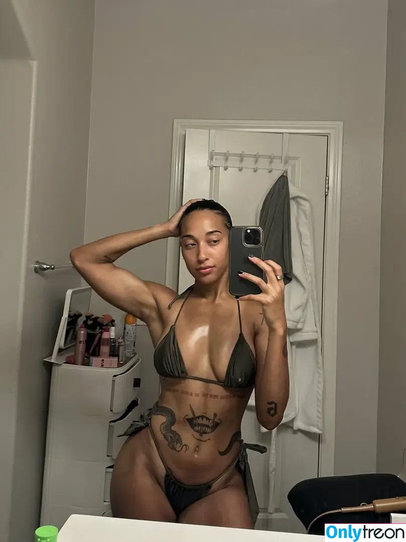 solesndsouls nude photo #0164 ( / Praying Mantis / solesnack)