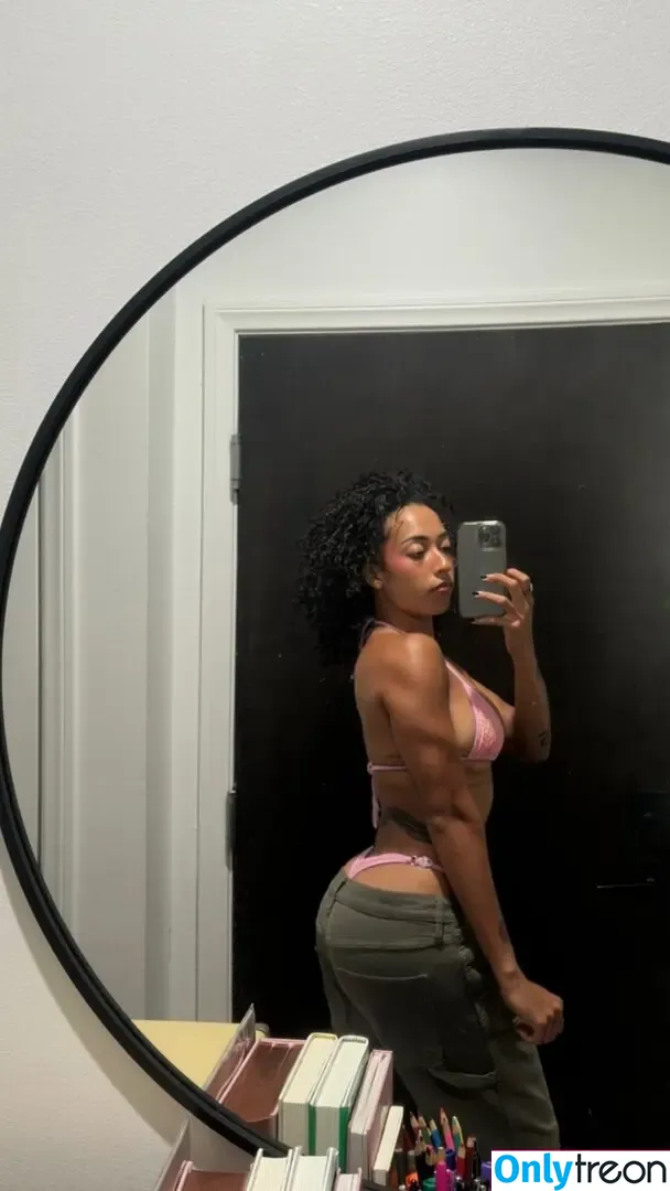 solesndsouls nude photo #0165 ( / Praying Mantis / solesnack)