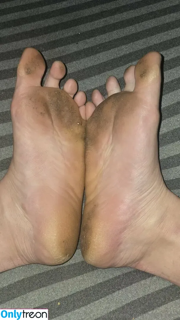 solo_toes nude photo #0036 (amateursolesntoes)