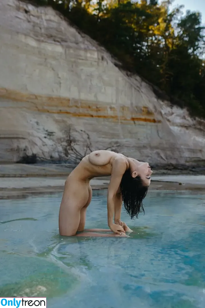 Solomia Maievska nude photo #2091 (Solomia_Maievska / miamaievska)