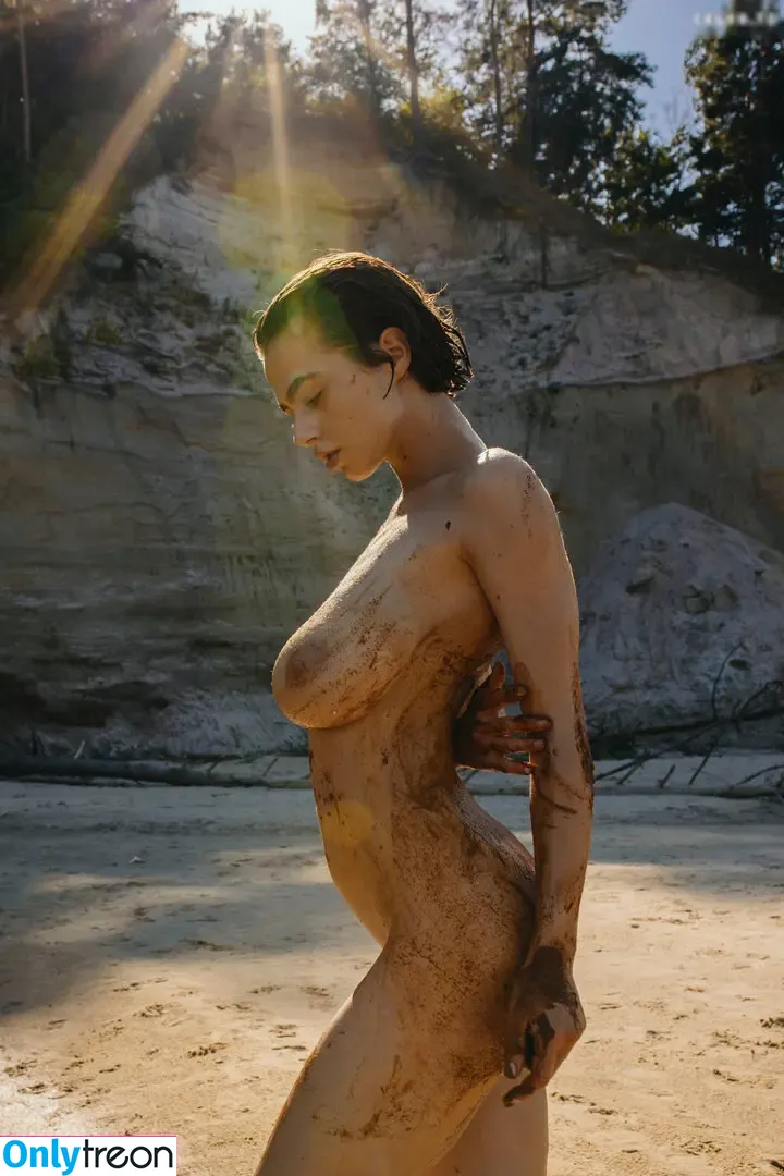 Solomia Maievska nude photo #2143 (Solomia_Maievska / miamaievska)