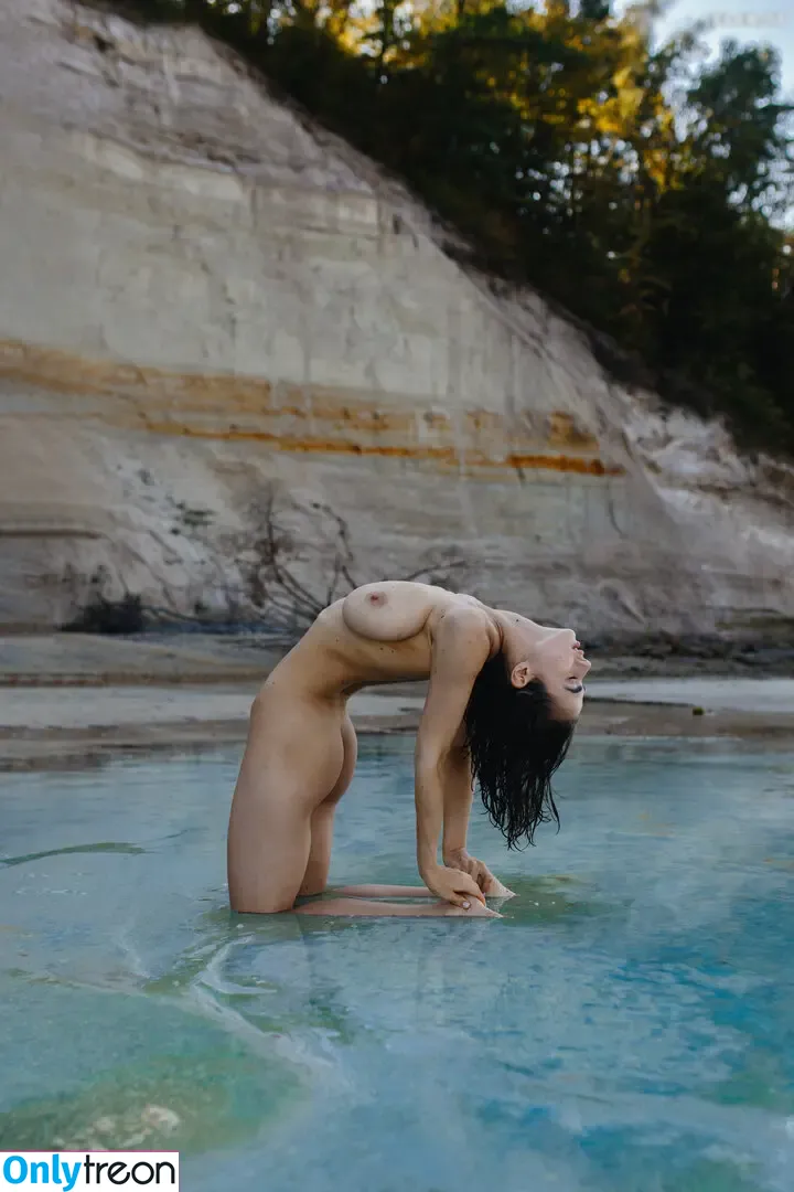 Solomia Maievska nude photo #2252 (Solomia_Maievska / miamaievska)