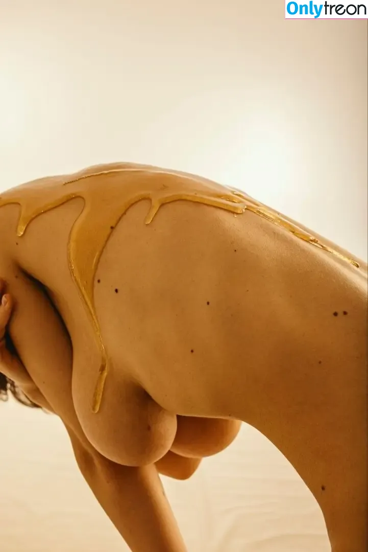 Solomia Maievska nude photo #2322 (Solomia_Maievska / miamaievska)