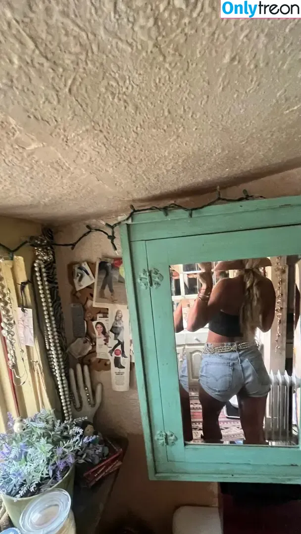 Sommer Ray nude photo #1663 (sommer-ray / sommerray)