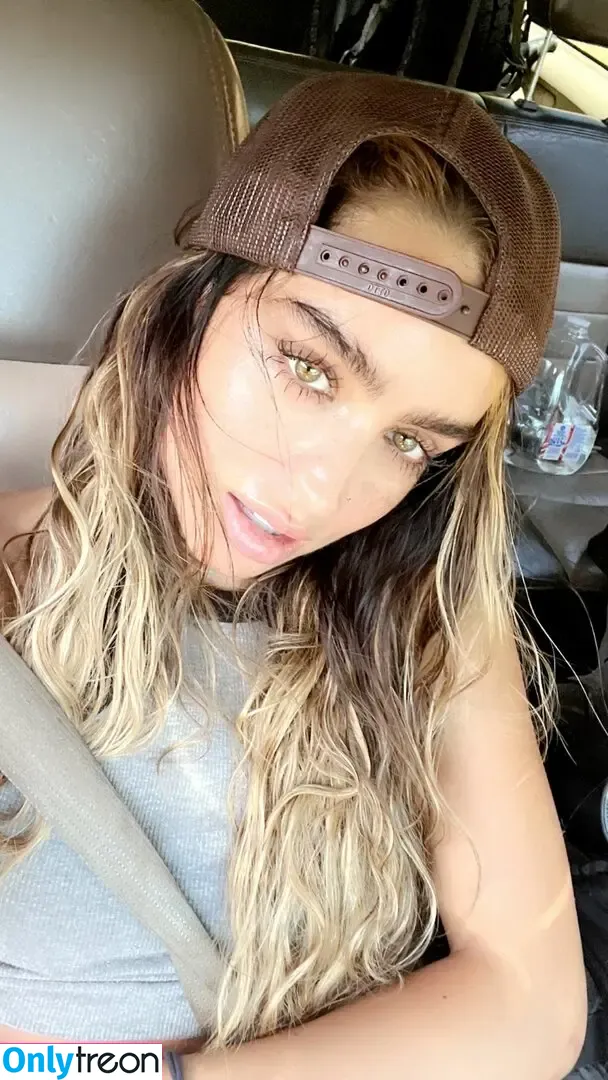 Sommer Ray nude photo #1919 (sommer-ray / sommerray)
