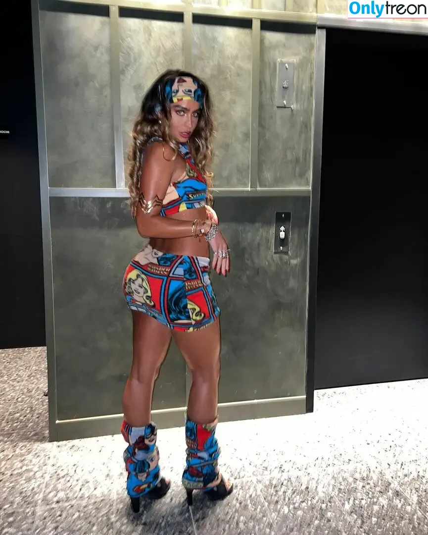 Sommer Ray nude photo #2028 (sommer-ray / sommerray)