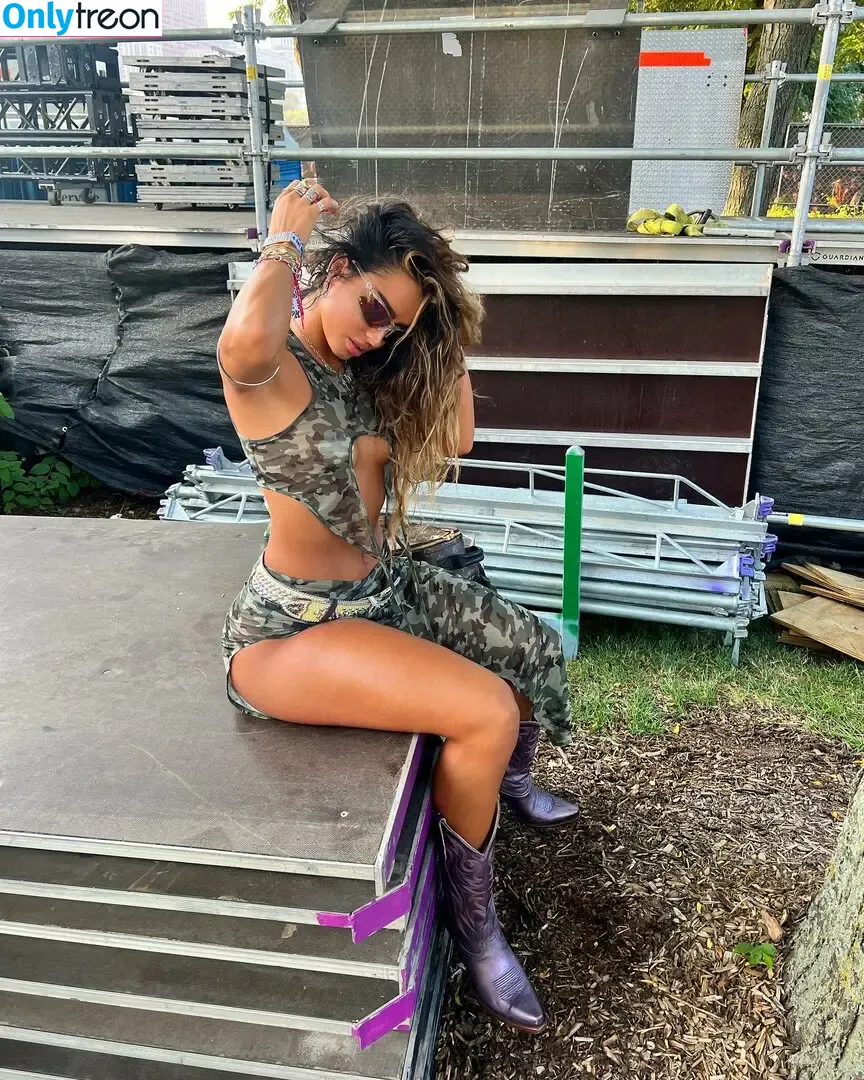 Sommer Ray nude photo #2053 (sommer-ray / sommerray)