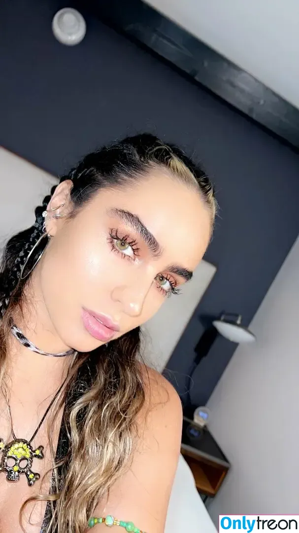 Sommer Ray nude photo #2079 (sommer-ray / sommerray)