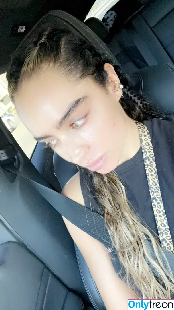 Sommer Ray nude photo #2081 (sommer-ray / sommerray)