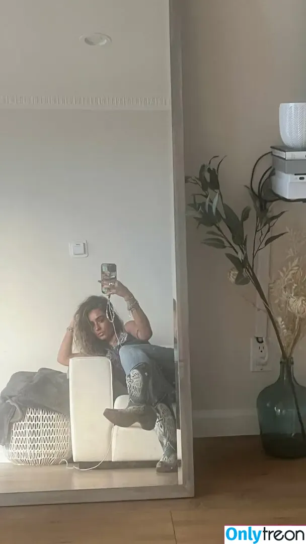 Sommer Ray nude photo #2452 (sommer-ray / sommerray)