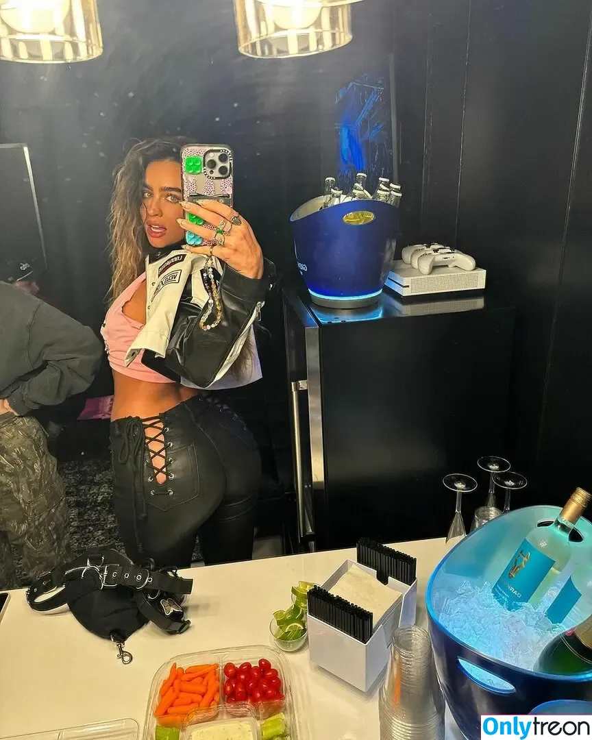 Sommer Ray nude photo #2768 (sommer-ray / sommerray)