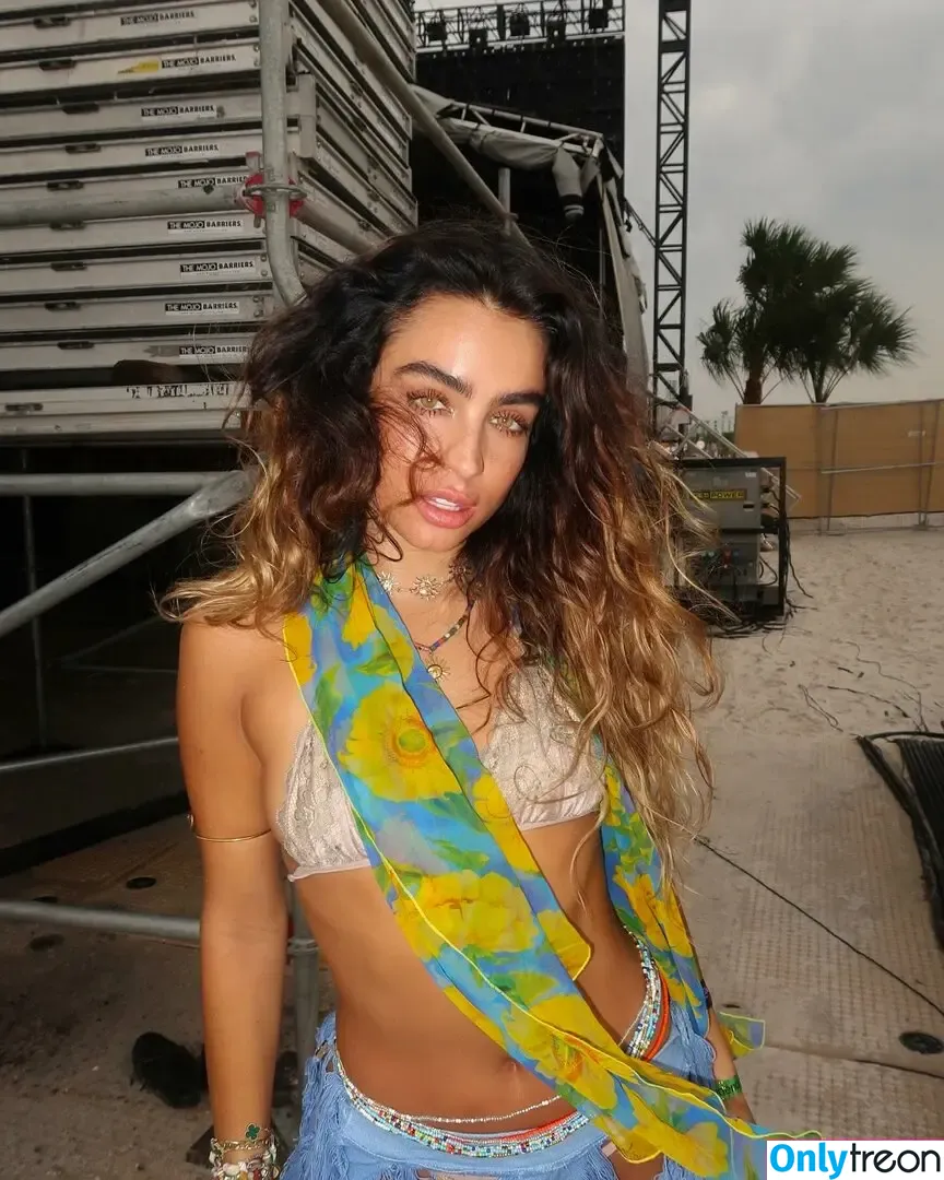 Sommer Ray nude photo #3068 (sommer-ray / sommerray)