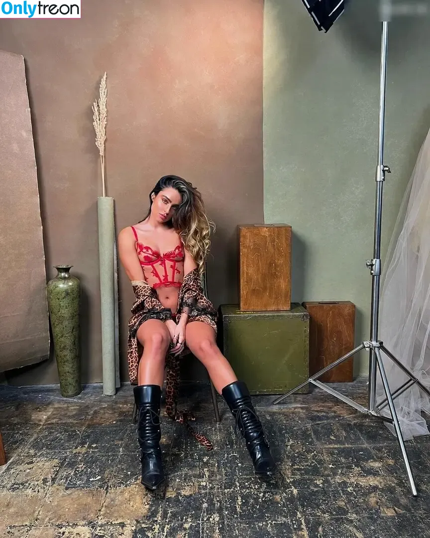 Sommer Ray nude photo #3356 (sommer-ray / sommerray)