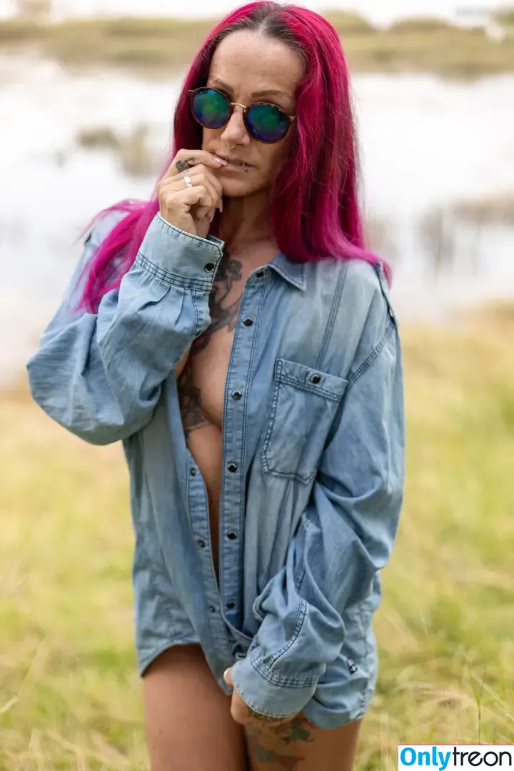 son_ia_belle nude photo #0019 (son_ia_belle)