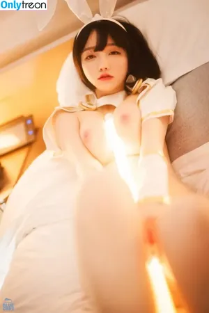 Son Ye Eun / BJ Eunsora 은소라 / Yenny / ye._eun_s2 / yeeny618 / 손예은 nude photo #0192