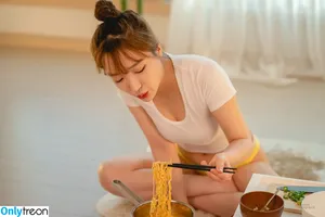 Son Ye Eun / BJ Eunsora 은소라 / Yenny / ye._eun_s2 / yeeny618 / 손예은 nude photo #0381
