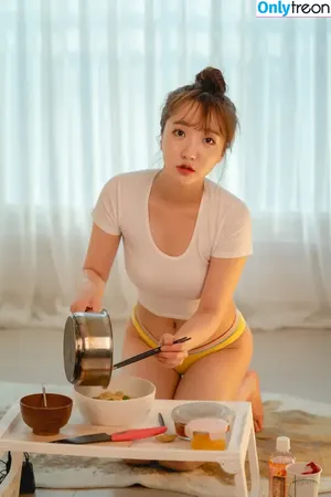 Son Ye Eun / BJ Eunsora 은소라 / Yenny / ye._eun_s2 / yeeny618 / 손예은 nude photo #0384