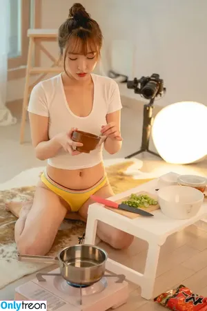 Son Ye Eun / BJ Eunsora 은소라 / Yenny / ye._eun_s2 / yeeny618 / 손예은 nude photo #0390