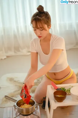 Son Ye Eun / BJ Eunsora 은소라 / Yenny / ye._eun_s2 / yeeny618 / 손예은 nude photo #0392