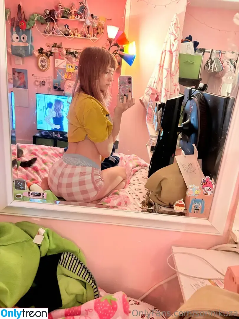 sonnikuza nude photo #0086 (sonikkusgirl)
