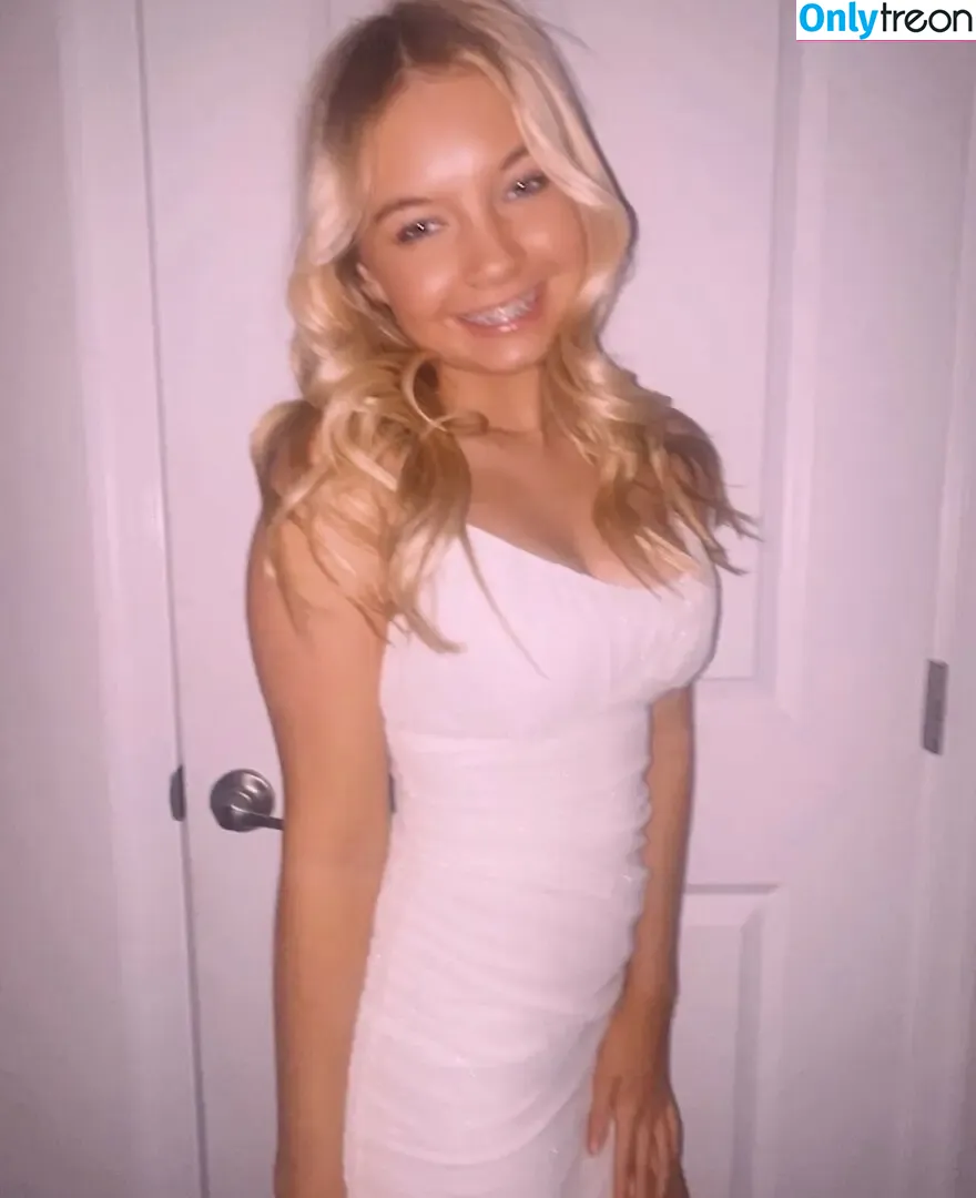Sophia Brown nude photo #0005 (Sophbrownnn / Sophiabrownlol / Sophiabrownnnnnnn)