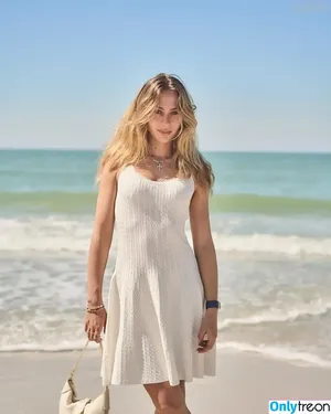 Sophia Flörsch / SophiaFloersch nude photo #0653