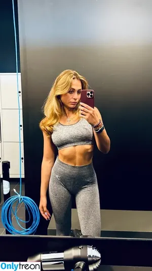 Sophia Flörsch / SophiaFloersch nude photo #0660