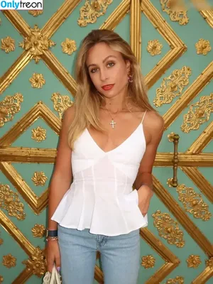 Sophia Flörsch / SophiaFloersch nude photo #0681