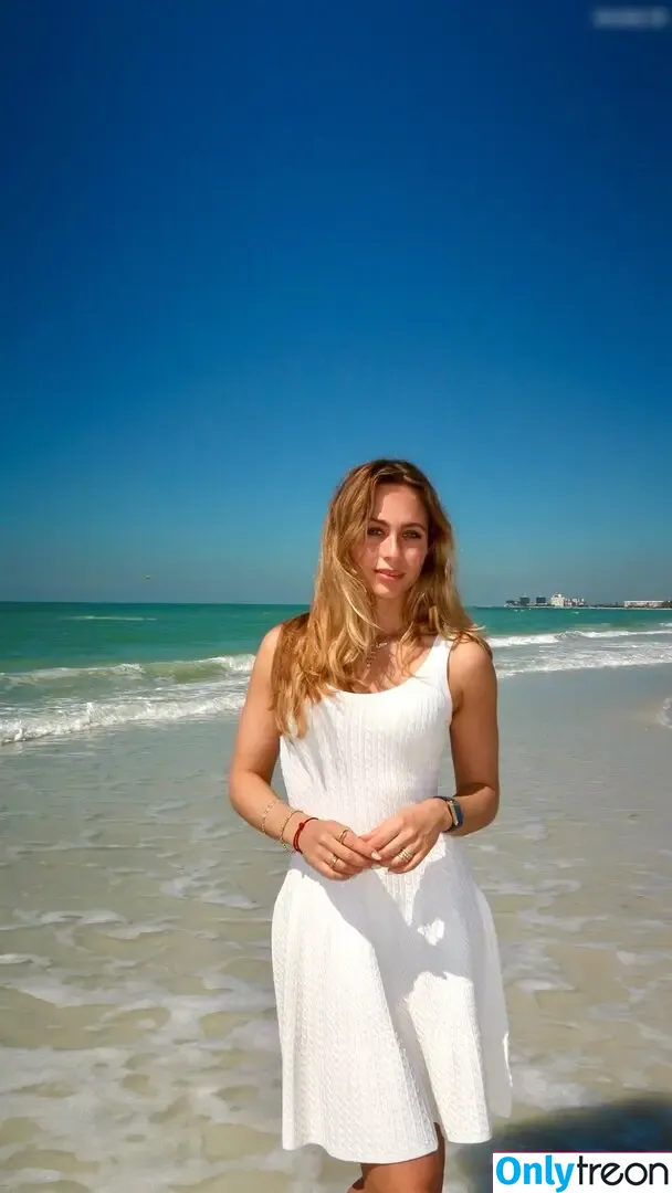 Sophia Flörsch nude photo #0654 (SophiaFloersch)