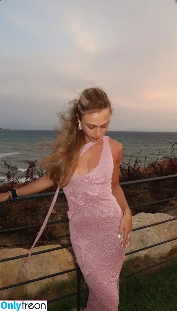 Sophia Flörsch nude photo #0685 (SophiaFloersch)