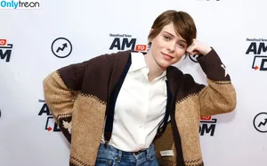 Sophia Lillis / sophialillis nude photo #0121